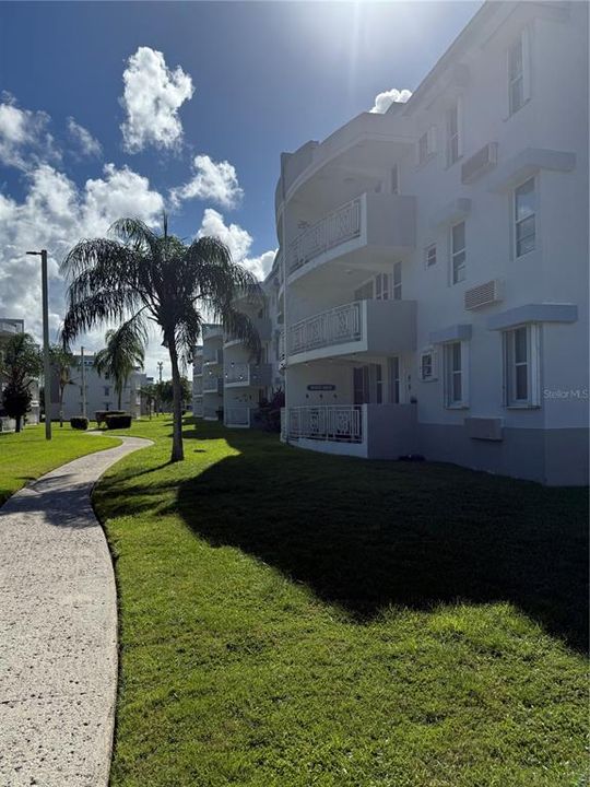 For Rent: $1,800 (3 beds, 2 baths, 1200 Square Feet)