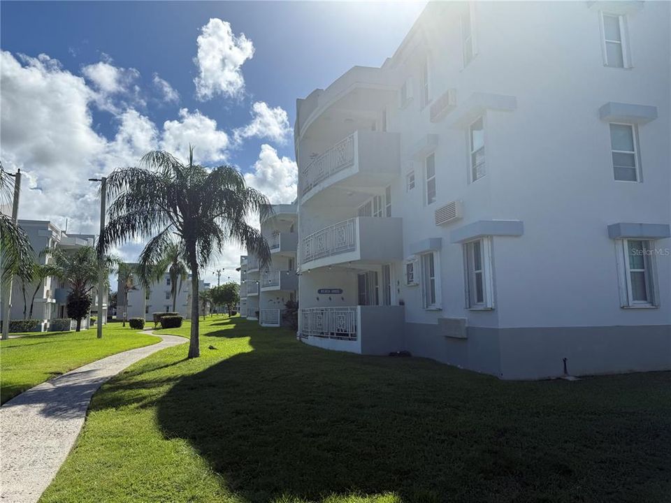 For Rent: $1,800 (3 beds, 2 baths, 1200 Square Feet)