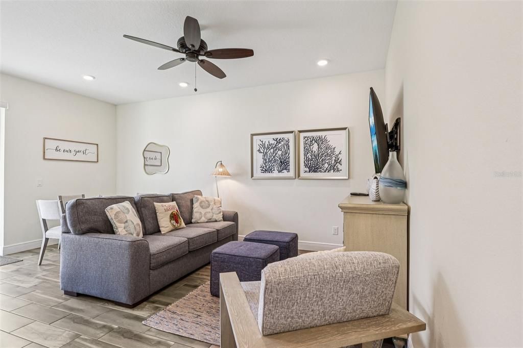 待售: $435,000 (3 贝兹, 3 浴室, 1545 平方英尺)