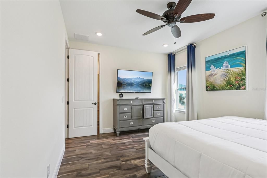 待售: $435,000 (3 贝兹, 3 浴室, 1545 平方英尺)