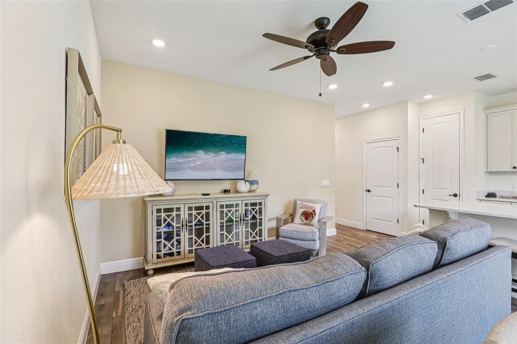 待售: $435,000 (3 贝兹, 3 浴室, 1545 平方英尺)