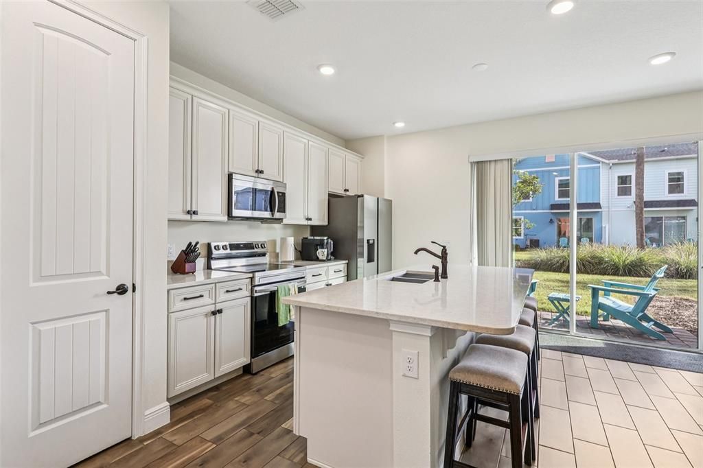 待售: $435,000 (3 贝兹, 3 浴室, 1545 平方英尺)