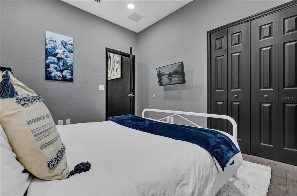 For Sale: $550,000 (4 beds, 2 baths, 1694 Square Feet)