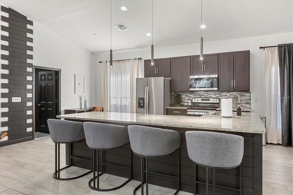 For Sale: $550,000 (4 beds, 2 baths, 1694 Square Feet)