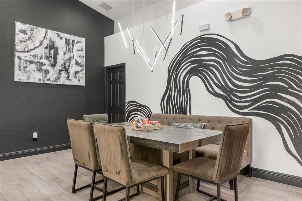 For Sale: $550,000 (4 beds, 2 baths, 1694 Square Feet)