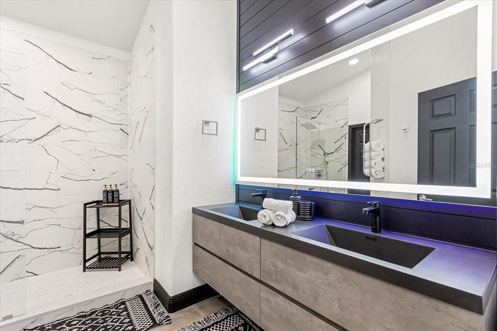 For Sale: $550,000 (4 beds, 2 baths, 1694 Square Feet)