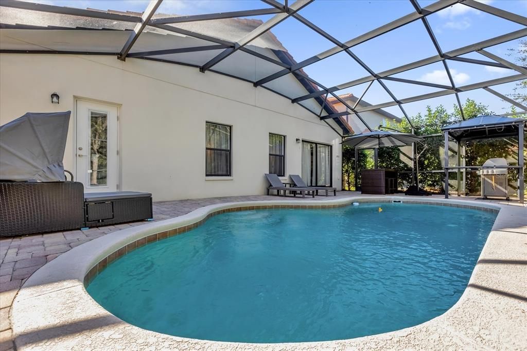 For Sale: $550,000 (4 beds, 2 baths, 1694 Square Feet)