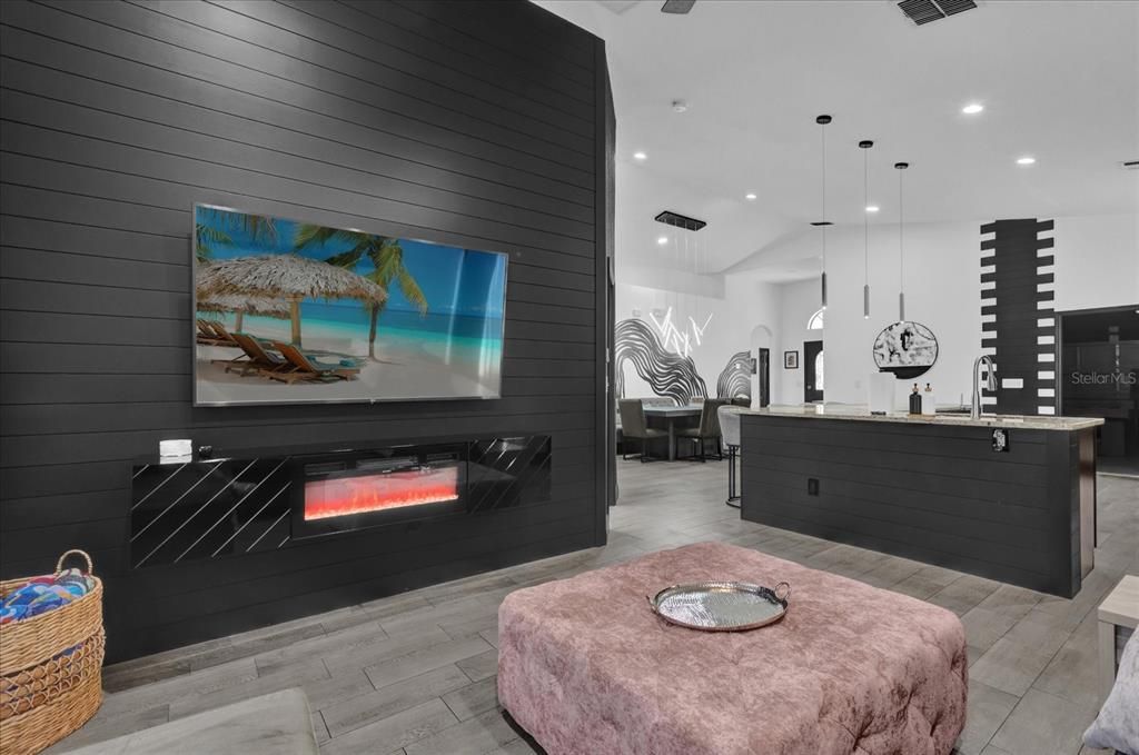 For Sale: $550,000 (4 beds, 2 baths, 1694 Square Feet)