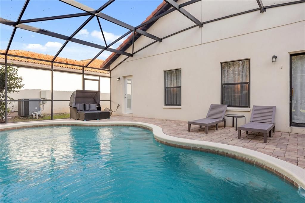 For Sale: $550,000 (4 beds, 2 baths, 1694 Square Feet)