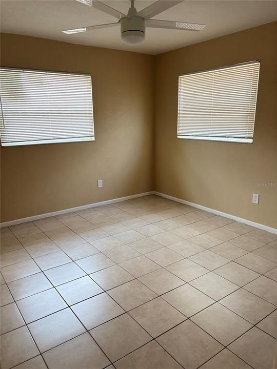 En Venta: $299,999 (3 camas, 1 baños, 1030 Pies cuadrados)