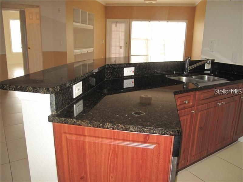 For Sale: $235,000 (2 beds, 2 baths, 1174 Square Feet)