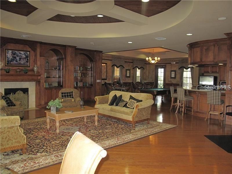 For Sale: $235,000 (2 beds, 2 baths, 1174 Square Feet)