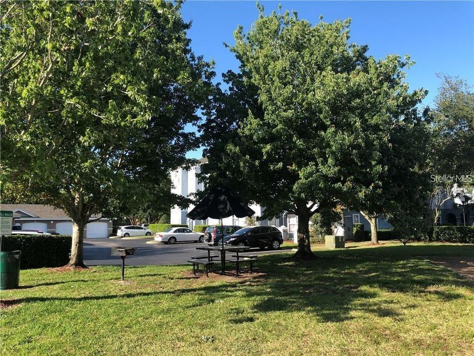 For Sale: $235,000 (2 beds, 2 baths, 1174 Square Feet)