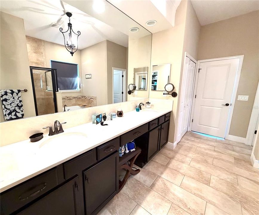 For Sale: $632,000 (4 beds, 3 baths, 2568 Square Feet)