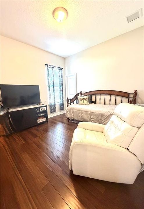 For Sale: $632,000 (4 beds, 3 baths, 2568 Square Feet)