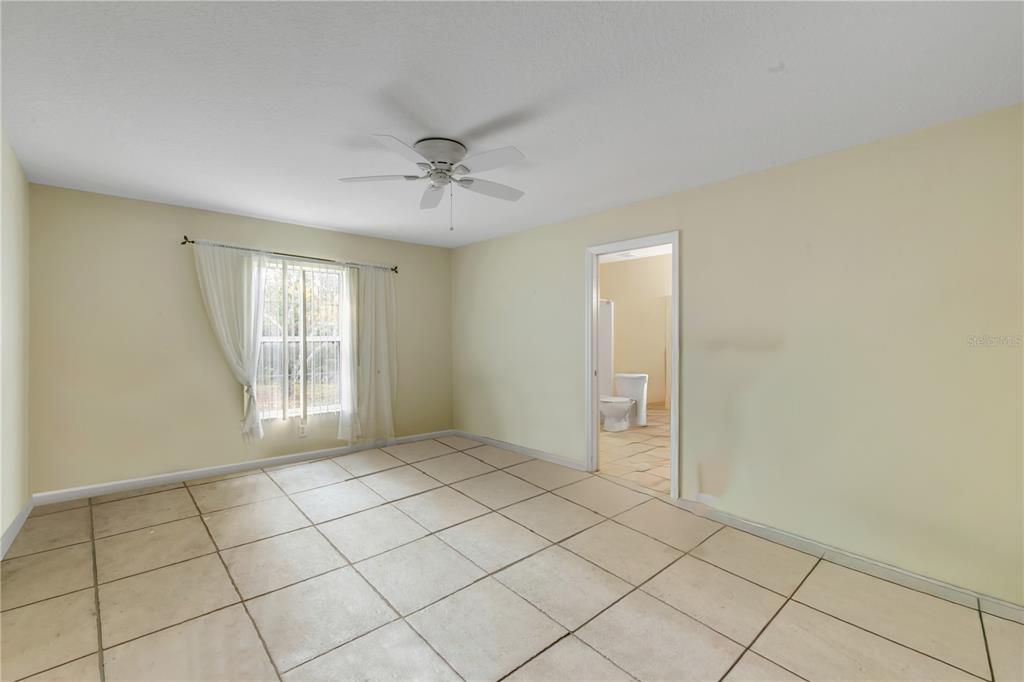 На продажу: $280,000 (3 спален, 2 ванн, 1258 Квадратных фут)