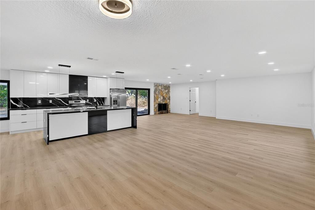 待售: $525,000 (5 贝兹, 3 浴室, 2376 平方英尺)