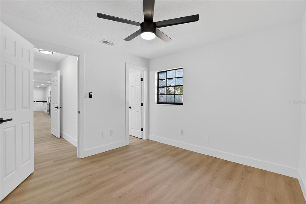 待售: $525,000 (5 贝兹, 3 浴室, 2376 平方英尺)