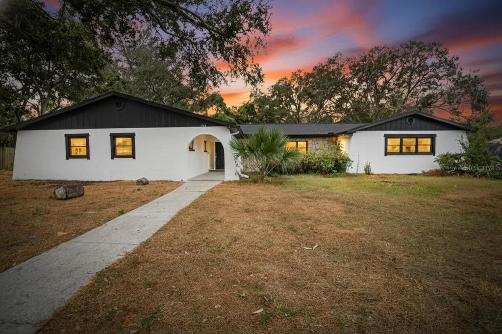 待售: $525,000 (5 贝兹, 3 浴室, 2376 平方英尺)