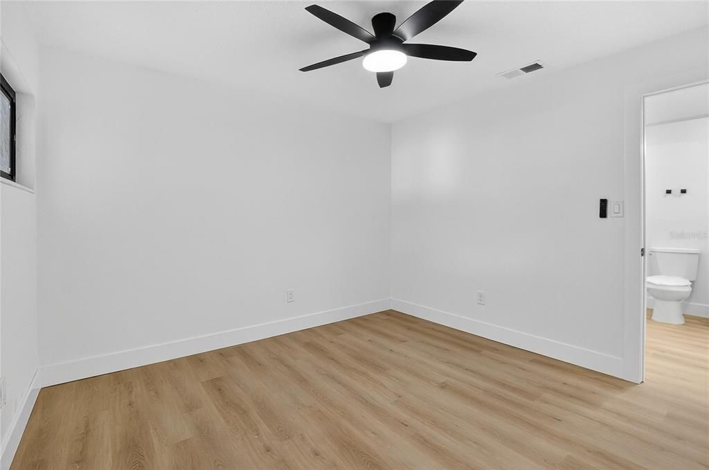 待售: $525,000 (5 贝兹, 3 浴室, 2376 平方英尺)