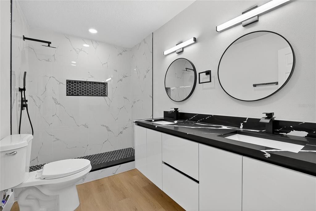 待售: $525,000 (5 贝兹, 3 浴室, 2376 平方英尺)