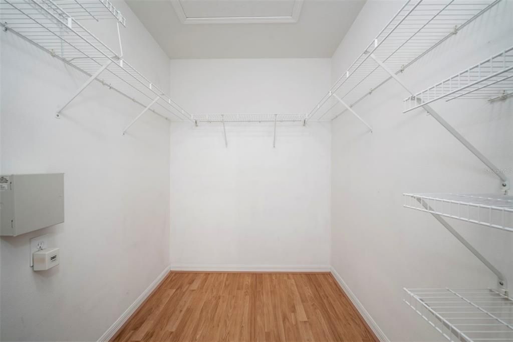 В аренду: $1,800 (2 спален, 2 ванн, 1240 Квадратных фут)