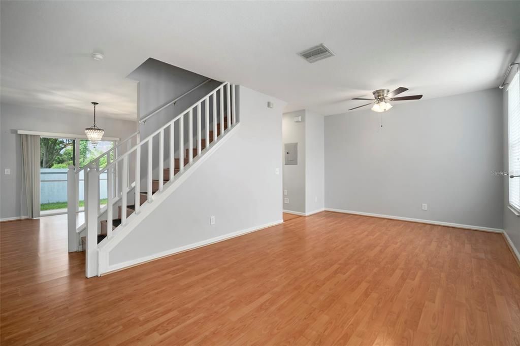 В аренду: $1,800 (2 спален, 2 ванн, 1240 Квадратных фут)