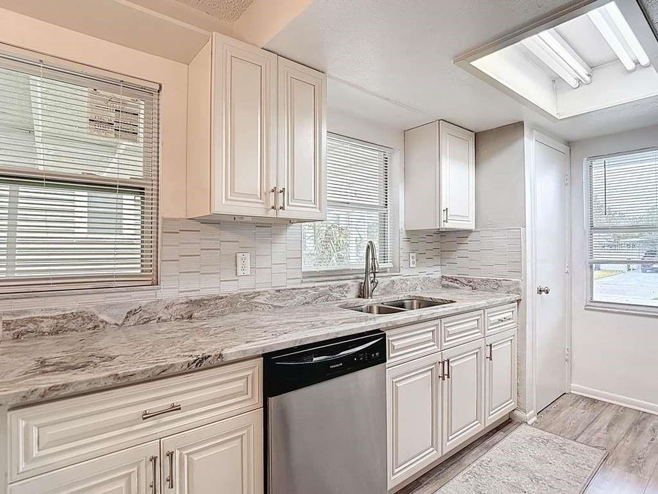 待售: $540,000 (3 贝兹, 2 浴室, 1312 平方英尺)