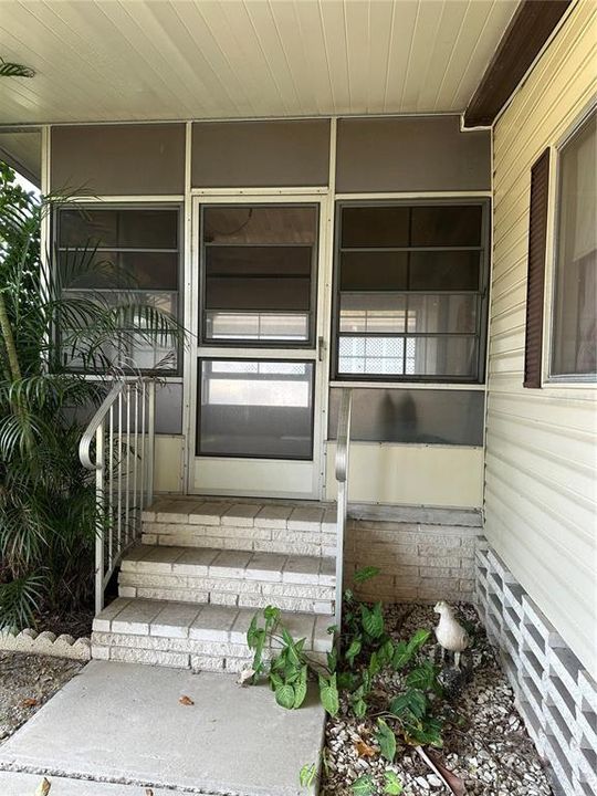 For Sale: $110,000 (2 beds, 2 baths, 960 Square Feet)