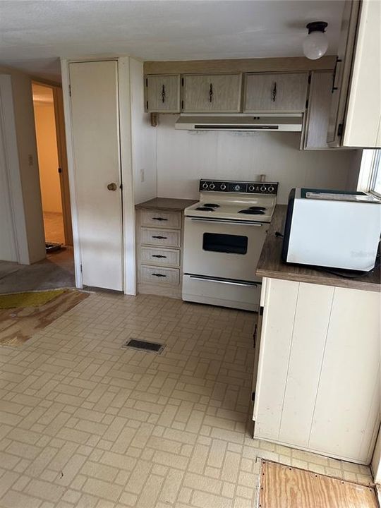 For Sale: $110,000 (2 beds, 2 baths, 960 Square Feet)