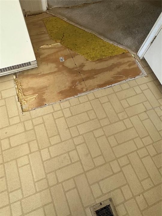 For Sale: $110,000 (2 beds, 2 baths, 960 Square Feet)