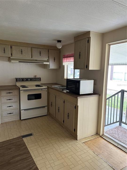 For Sale: $110,000 (2 beds, 2 baths, 960 Square Feet)