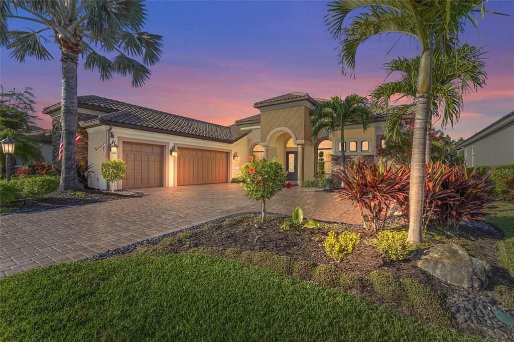 For Sale: $2,150,000 (3 beds, 3 baths, 3639 Square Feet)