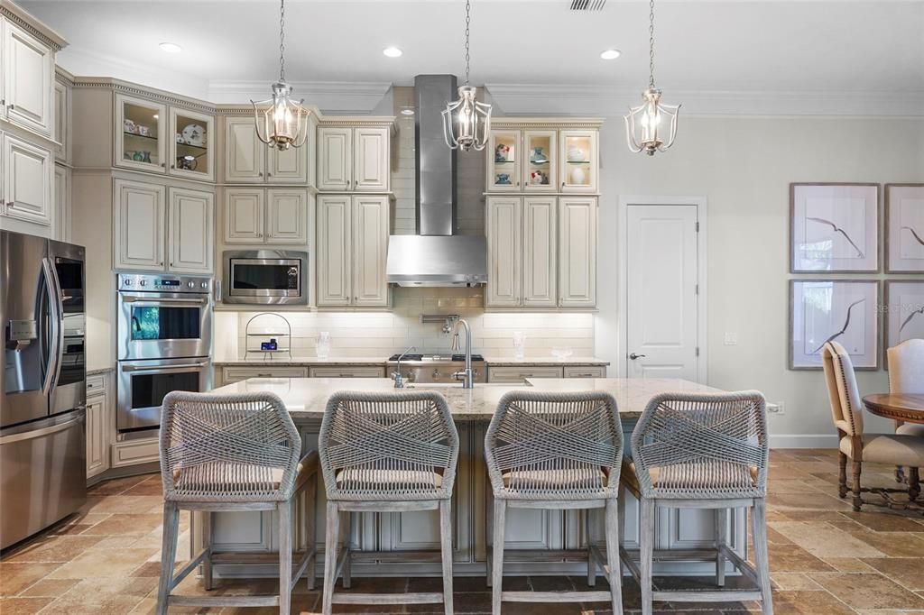 For Sale: $2,150,000 (3 beds, 3 baths, 3639 Square Feet)