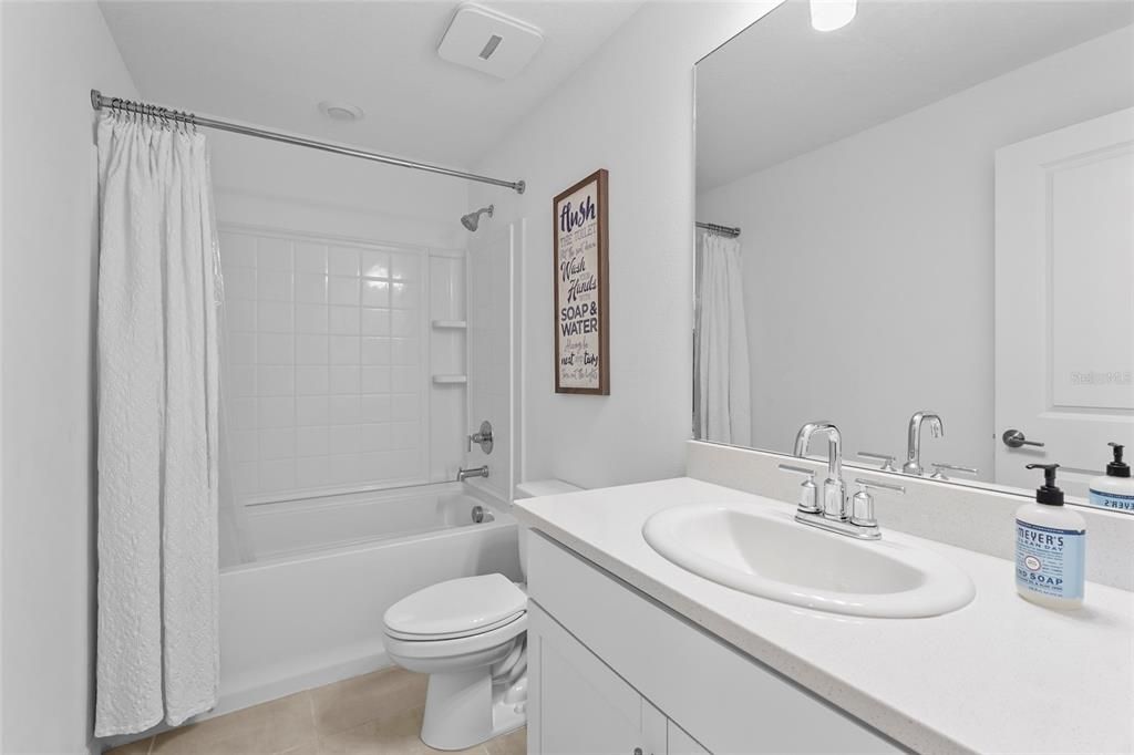 На продажу: $379,900 (3 спален, 2 ванн, 1597 Квадратных фут)