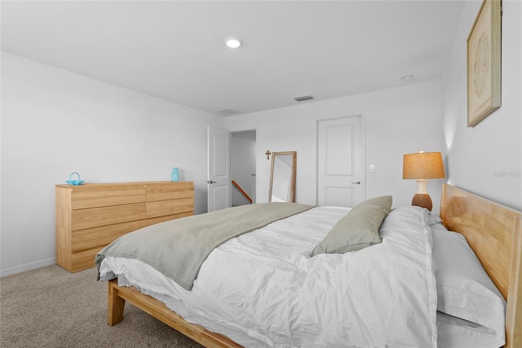 На продажу: $379,900 (3 спален, 2 ванн, 1597 Квадратных фут)