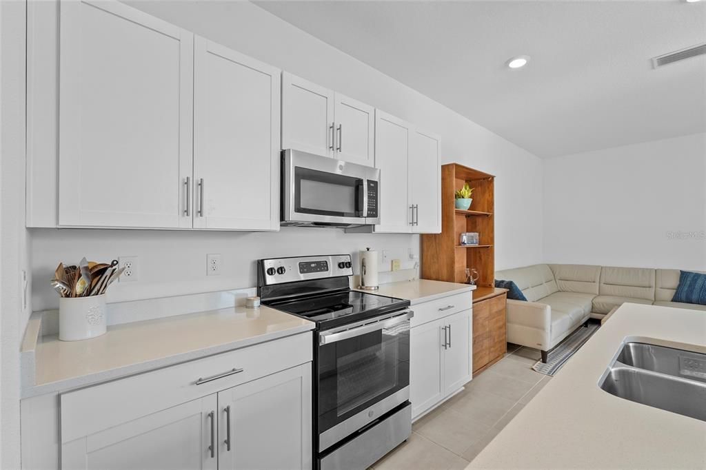 На продажу: $379,900 (3 спален, 2 ванн, 1597 Квадратных фут)