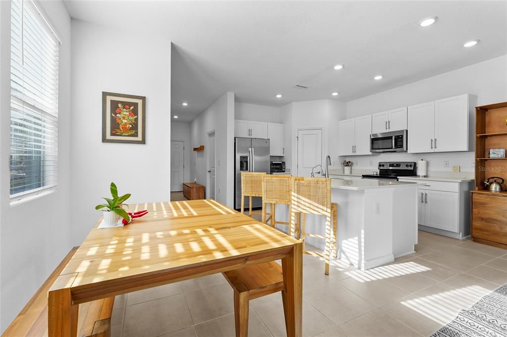 На продажу: $379,900 (3 спален, 2 ванн, 1597 Квадратных фут)