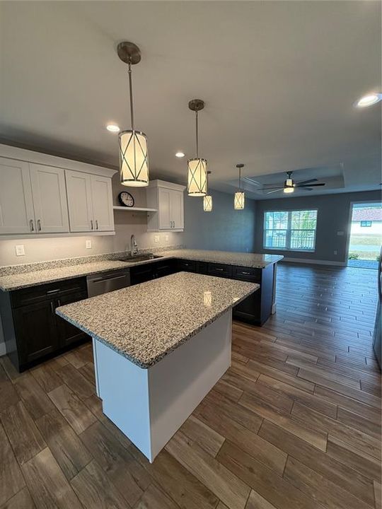 待售: $345,000 (3 贝兹, 2 浴室, 1433 平方英尺)