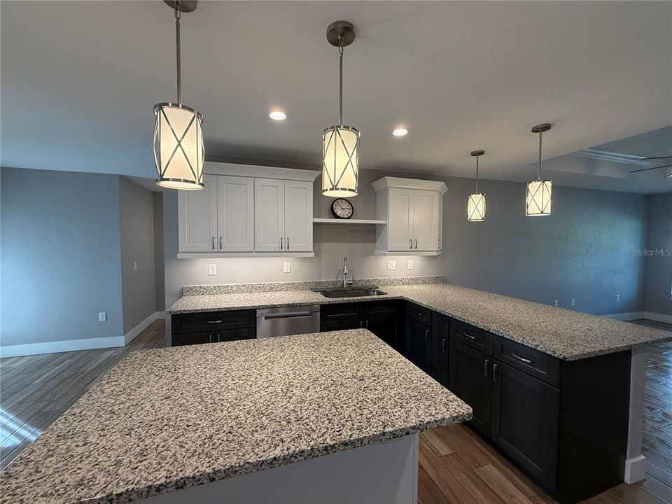 待售: $345,000 (3 贝兹, 2 浴室, 1433 平方英尺)