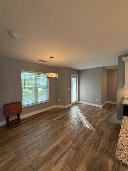 待售: $345,000 (3 贝兹, 2 浴室, 1433 平方英尺)