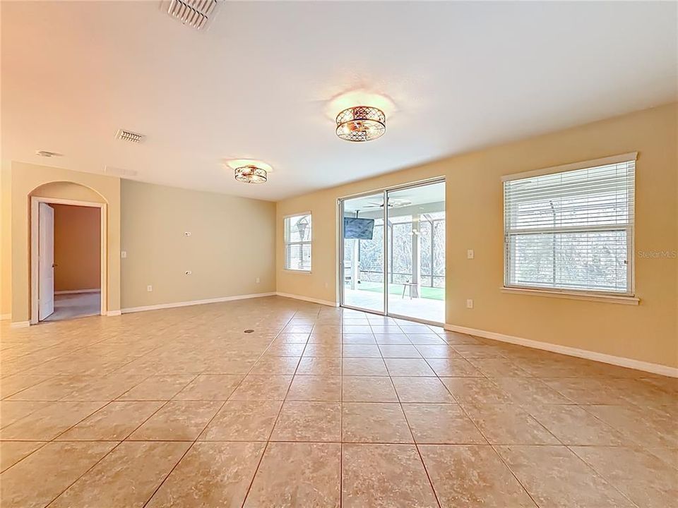 For Sale: $379,900 (3 beds, 2 baths, 1776 Square Feet)