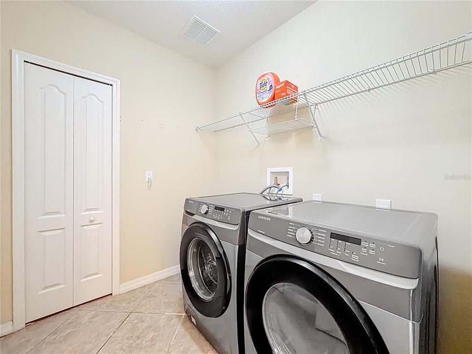 For Sale: $379,900 (3 beds, 2 baths, 1776 Square Feet)