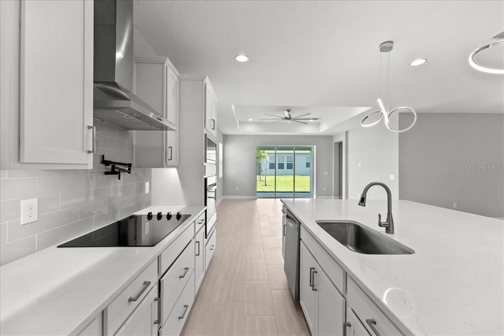 出租: $3,895 (5 贝兹, 3 浴室, 3046 平方英尺)