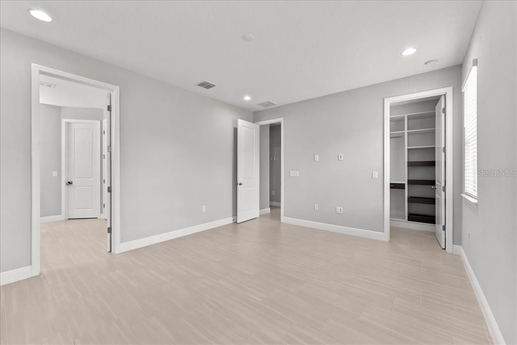 出租: $3,895 (5 贝兹, 3 浴室, 3046 平方英尺)