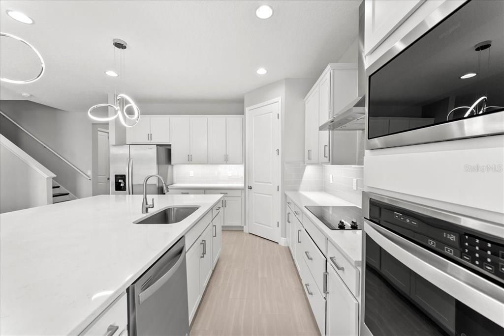 出租: $3,895 (5 贝兹, 3 浴室, 3046 平方英尺)