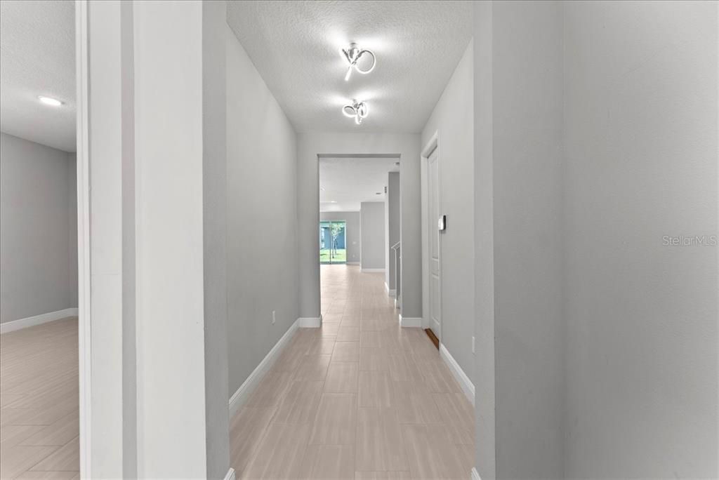 出租: $3,895 (5 贝兹, 3 浴室, 3046 平方英尺)