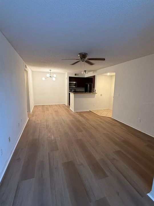 For Rent: $1,300 (1 beds, 1 baths, 711 Square Feet)