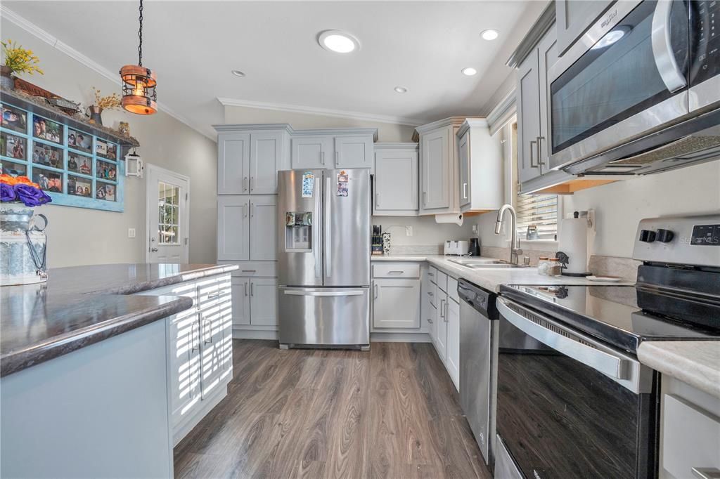 待售: $240,000 (3 贝兹, 2 浴室, 1440 平方英尺)