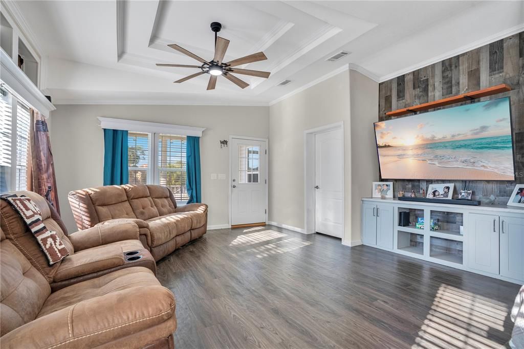 待售: $240,000 (3 贝兹, 2 浴室, 1440 平方英尺)